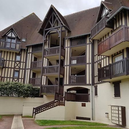 Apt With Balcony At 350 M From The Beach Cabourg Buitenkant foto